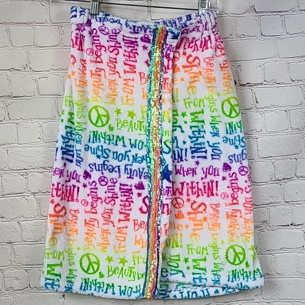 Justice Girls XS/S Plush Fleece Rainbow Peace Spa Bath & Body Velcro Towel Wrap